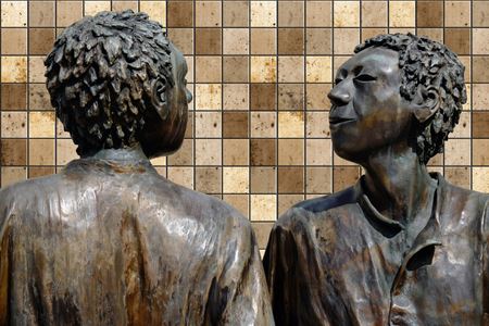 Zwei Menschen begegnen sich, Statuen, Bronze